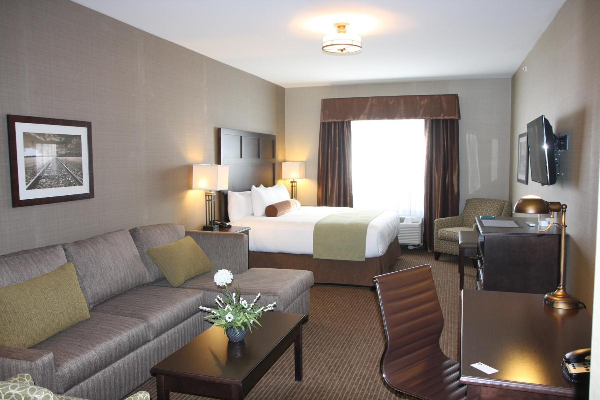 Best Western Plus Okotoks Inn & Suites Exterior photo