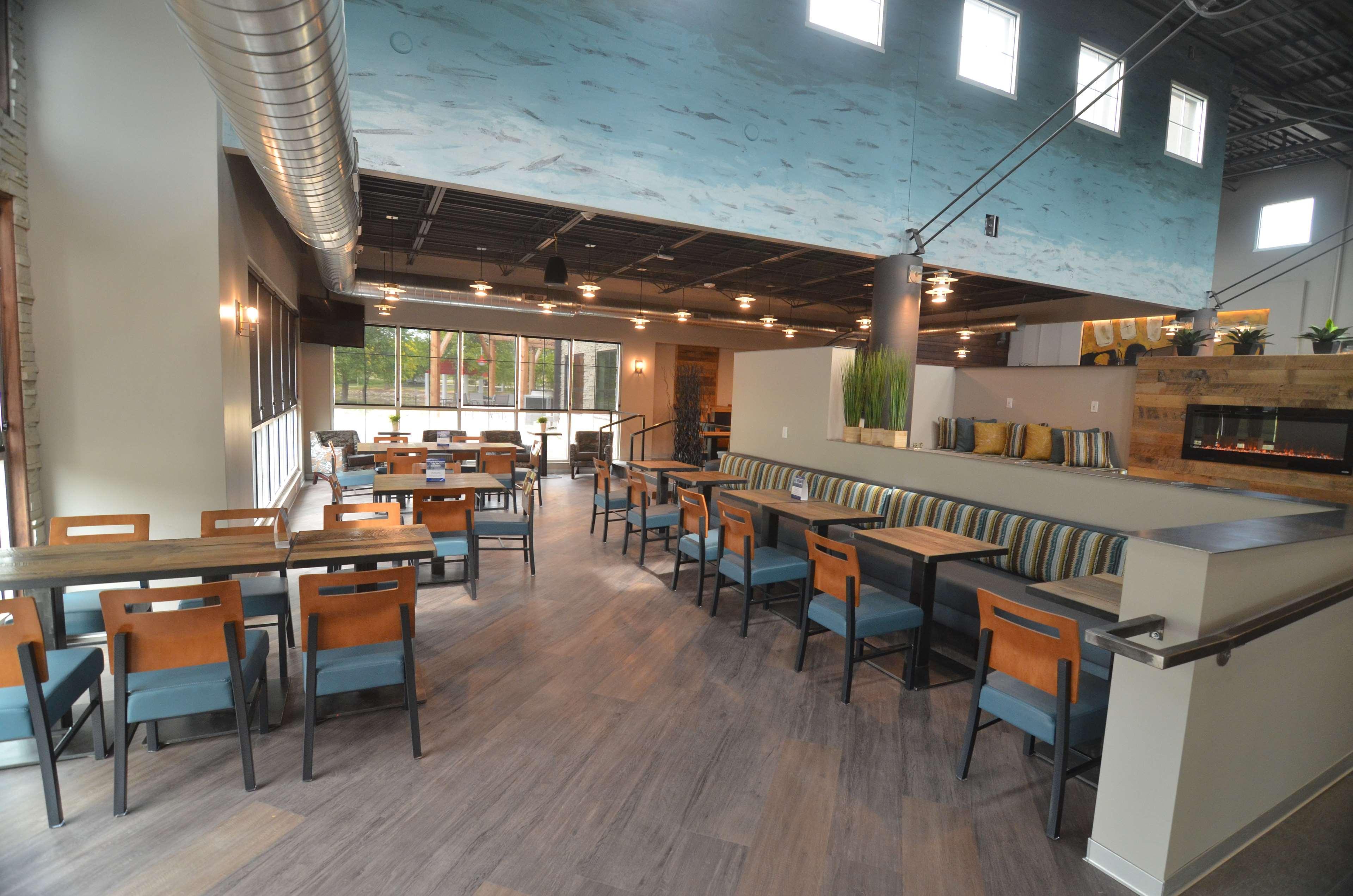 Best Western Plus Okotoks Inn & Suites Exterior photo